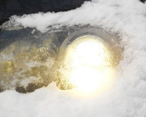 Як захистити фари авто взимку