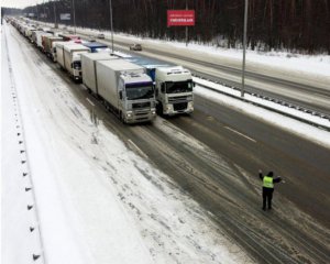 Угорські перевізники з понеділка також почнуть блокування кордону з Україною