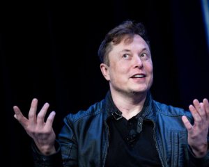 Маск назвав Путіна "непоганим мужиком" і хоче російський паспорт