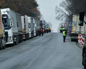 Польские перевозчики снова заблокировали границу