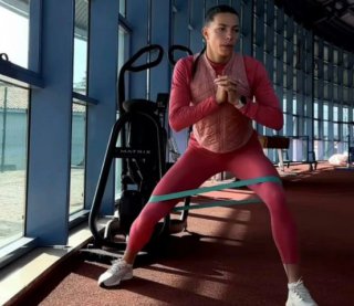 Українська легкоатлетка показала ефективне тренування для сідниць