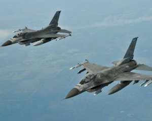 Нідерланди готують перші 18 винищувачів F-16 для відправки в Україну