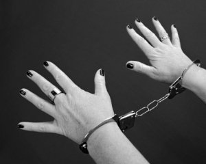 Зрадниця здавала ворогу патріотів за відмову "голосувати" на псевдовиборах