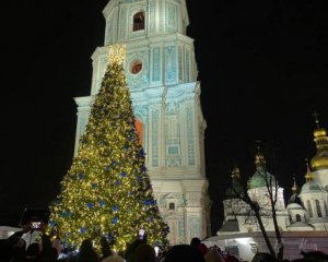 Новый год в столице: киевлянам и гостям города напомнили о Дне траура и комендантском часе