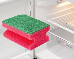 Поглотит вонь мгновенно: что положить в холодильник, чтобы избавиться от неприятных запахов