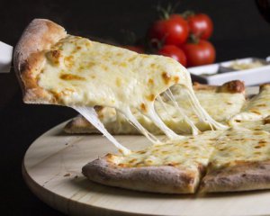 Сырная пицца с фильма &quot;Один дома&quot;: как приготовить легендарную выпечку