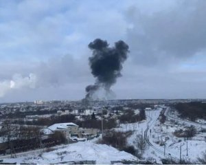 В російському Орлі пролунали вибухи на нафтобазі: окупанти заявили про атаку дронів