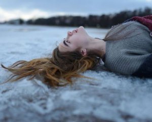 Спочатку мороз вражає руки, ноги, ніс та вуха: коли настає смерть від холоду