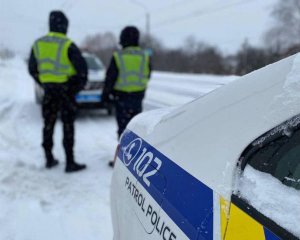 На дорогах ожеледиця - поліція зібрала поради для водіїв