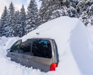 Какие вещи категорически нельзя оставлять в автомобиле во время холодов