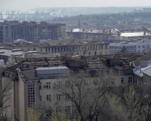 Россияне свозят в Мариуполь гастарбайтеров и криминалитет