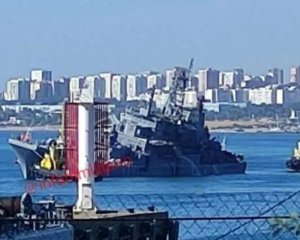 Окупанти пригнали до Севастополя підбитий корабель: у ВМС назвали причини