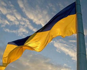 ВСУ подняли украинский флаг в Крынках
