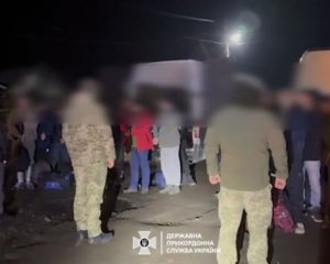 Возле границы с Венгрией задержали 38 мужчин, которые пытались убежать из Украины