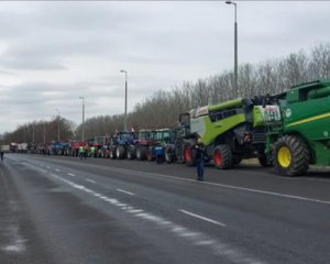 Угорські фермери теж почали блокувати кордон з Україною