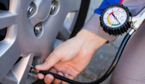 Почему важно проверять давление в колесах авто: дело не только в экономии топлива