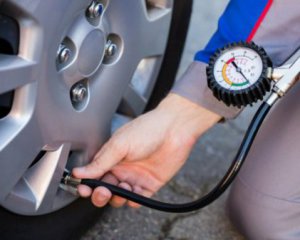 Чому важливо перевіряти тиск в колесах авто: справа не лише в економії пального
