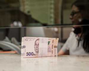 Працівник має отримувати 35 тис. грн зарплати. Офіс президента придумав "економічну бронь"