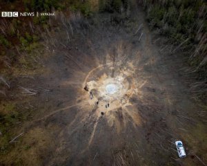 Огромную воронку в Бучанском районе могла образовать северокорейская ракета - СМИ