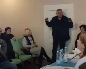 Депутата, взорвавшего гранаты в сельсовете на Закарпатье, забрали из больницы