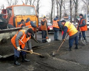 Кабмин выделил 17 млрд гривен на ремонт дорог