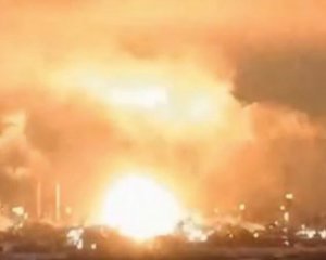 В российском Липецке взрыв и пожар на металлургическом заводе после атаки дронов