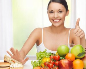 Какие продукты приводят к отекам лица: удалите их из меню