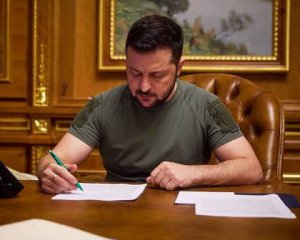 Зеленський підписав указ про демобілізацію строковиків