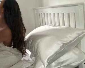 Якою має бути подушка для сну: п'ять цінних порад