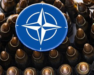 Столтенберг раскритиковал НАТО за недостаточную помощь Киеву