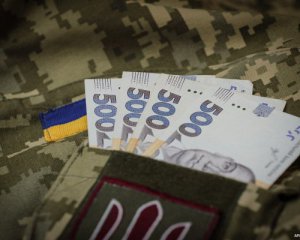 Президент подписал закон о выплате семьям погибших защитников: какую сумму получат