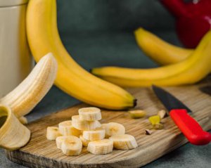 Шість продуктів, з якими не можна їсти банани