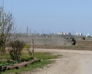 Оккупанты прикрываются гражданскими объектами, чтобы спасти свою технику в Крыму