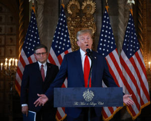 Трамп назвав умови надання допомоги Україні