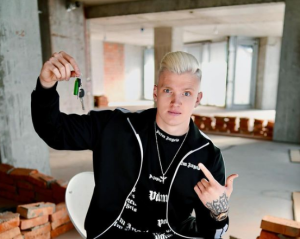 "Непридатний" до служби київський мільйонер хизується своєю силою та вправністю на курортах Європи - розслідування УП