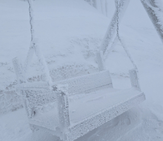 Піп Іван вкрився снігом у розпал весни: заворожуючі фото