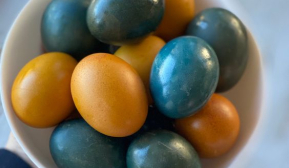 Виграєте "битву" крашанками: як пофарбувати великодні яйця, щоб шкаралупа стала міцною