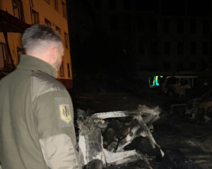 От взрывов в Николаеве погибли военные и травмировались спасатели