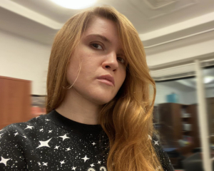 Депутатка Безугла закликала здати паспорт, якщо не бачиш себе українцем