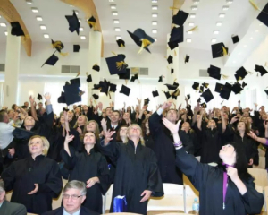 Після припинення консульських послуг у Польщі не знають, як бути з українськими студентами