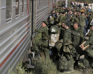 Росіянам почнуть розсилати електронні повістки та обмежать виїзд з країни