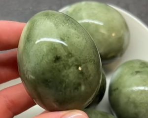 Як пофарбувати яйця в зелений колір в натуральних барвниках: ідея від фудблогерки