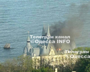 У Харкові й Одесі вибухи. Горить палац Ківалова