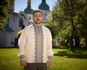 "У Бога на плече - шеврон с украинским флагом": Зеленский поздравил украинцев с Пасхой