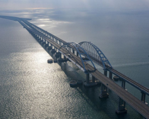 РФ больше не использует Крымский мост для военных поставок - СМИ