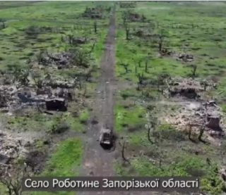 Все всіяно трупами росіян: знищений населений пункт Роботине показали на відео