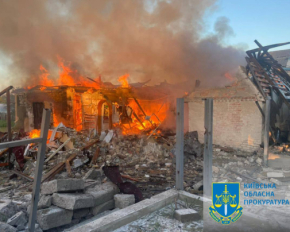Пошкоджені будинки та авто: показали наслідки російського удару по Київщині