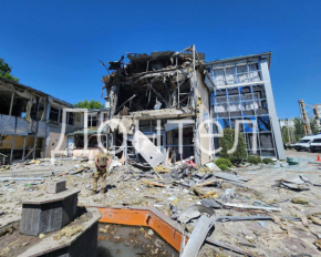 У Донецьку пролунали вибухи: прилетіло по ресторану, який полюбляли окупанти