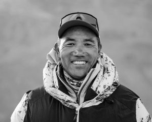 Альпініст рекордну кількість разів піднявся на Еверест