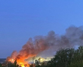 В нескольких регионах РФ прогремели взрывы: сообщают о мощных пожарах